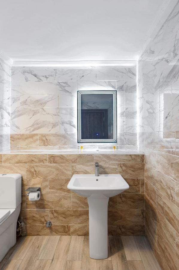 אבוג'ה Aveon Hotel מראה חיצוני תמונה