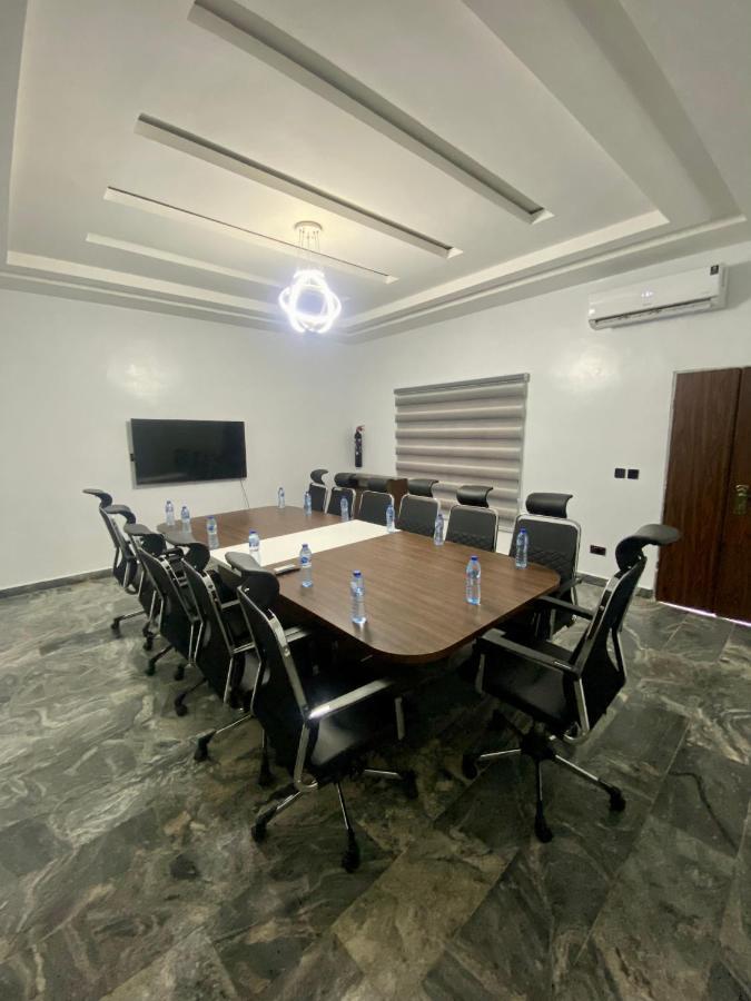 אבוג'ה Aveon Hotel מראה חיצוני תמונה