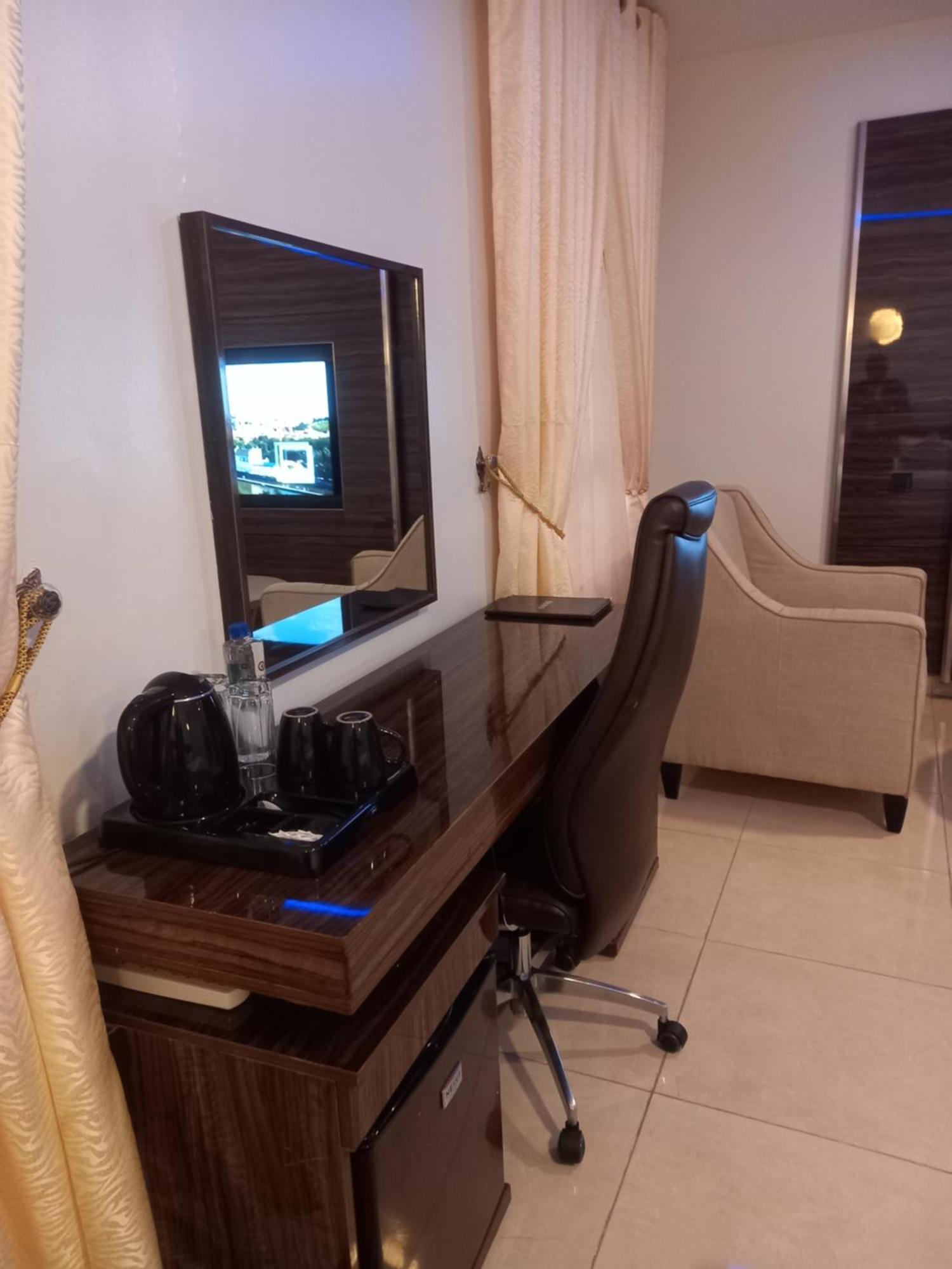 אבוג'ה Aveon Hotel מראה חיצוני תמונה