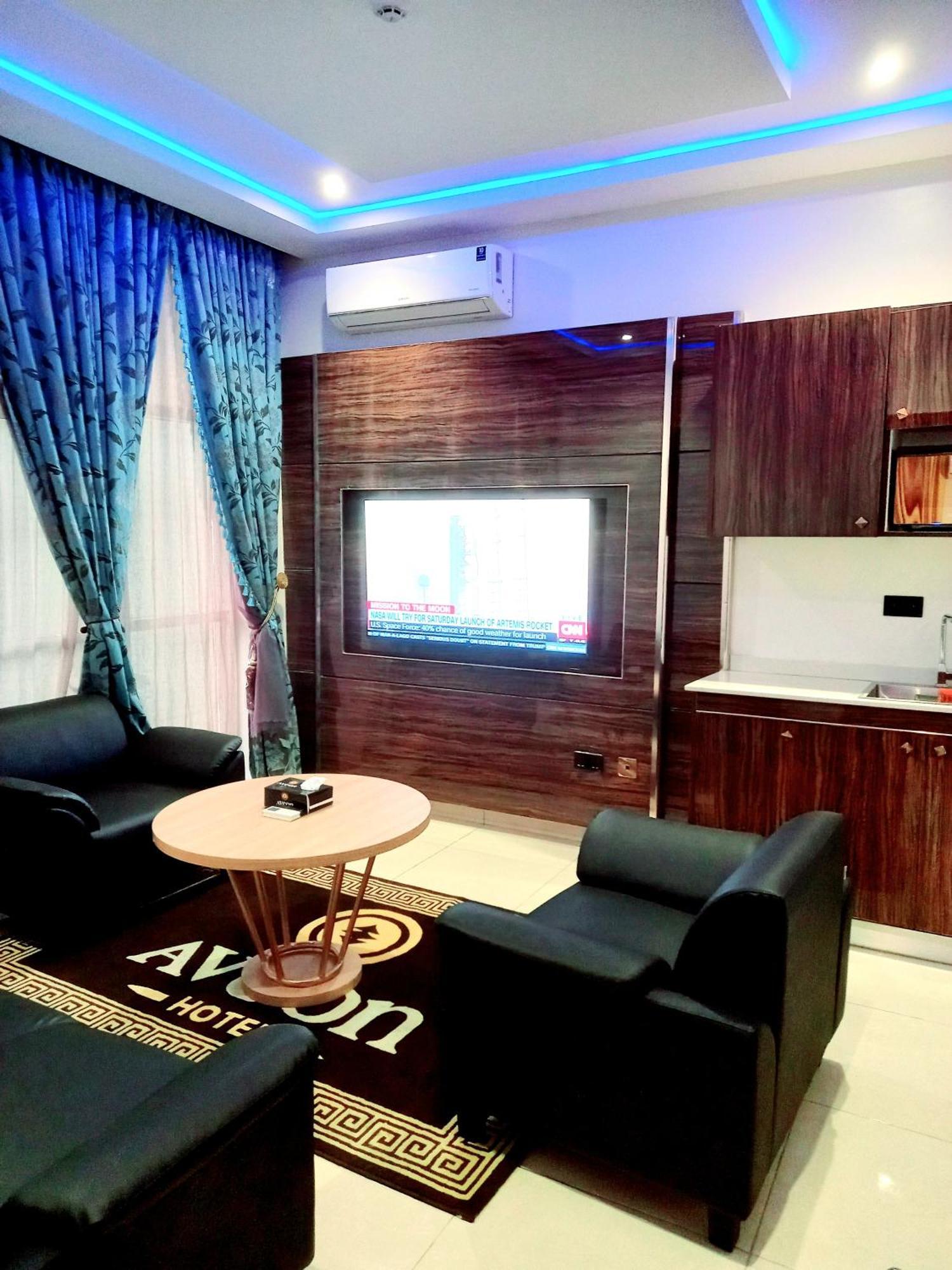 אבוג'ה Aveon Hotel מראה חיצוני תמונה